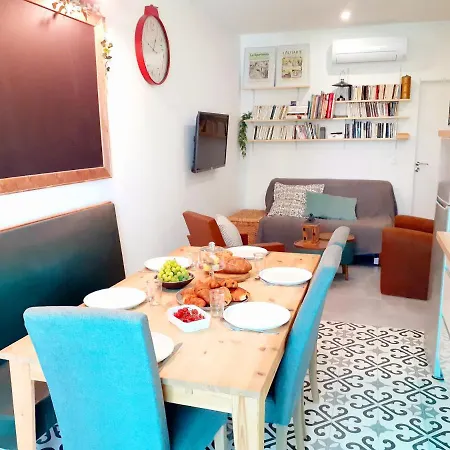 Esprit Bistrot / Rent4night Apartment *