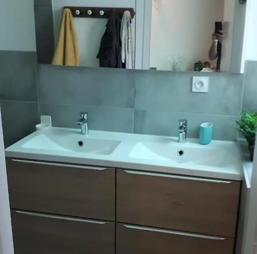 Esprit Bistrot / Rent4night *